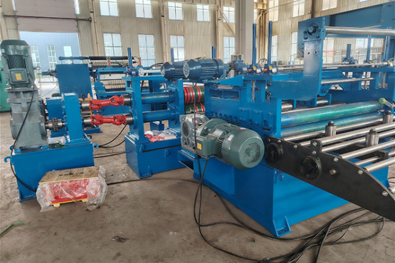 Поставка линии для продольно-поперечной резки рулонной стали в Луганск