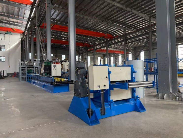 Линия для производства сэндвич-панелей для откатных ворот SP-GS-AU-DX