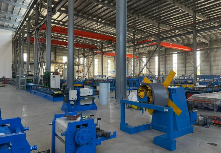 Линия для производства сэндвич-панелей для откатных ворот SP-GS-AU-DX