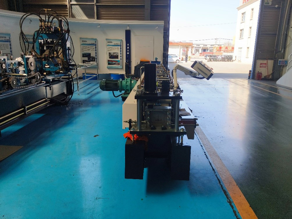 Прокатный стан для изготовления Т-профиля CFM-326/2 Прокатный стан для изготовления Т-профиля CFM-326/2