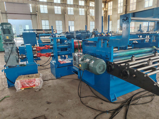 Поставка линии для продольно-поперечной резки рулонной стали в Луганск