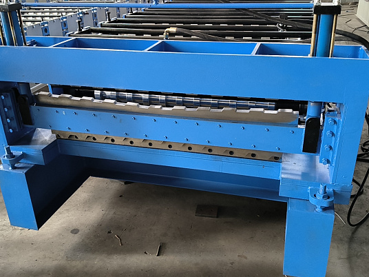 Поставка двухэтажной линии для производства профлиста С8+С21 в Вилючинск