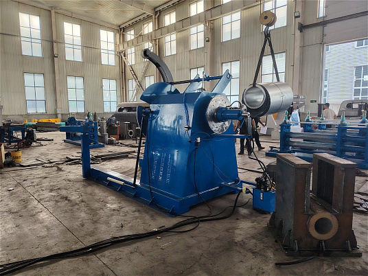 Поставка линии для продольно-поперечной резки рулонной стали в Луганск