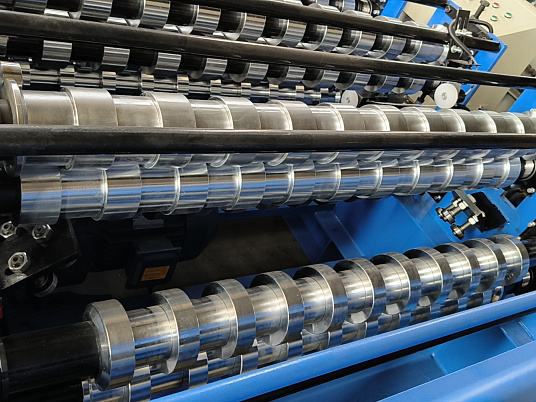 Поставка двухэтажной линии для производства профлиста С8+С21 в Вилючинск