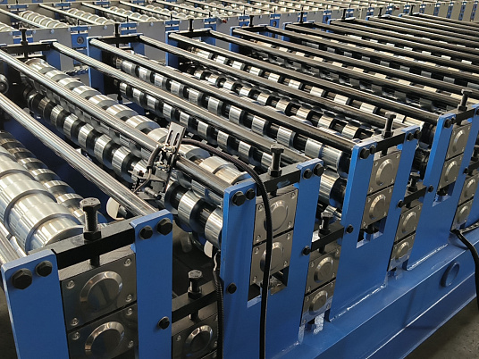 Поставка двухэтажной линии для производства профлиста С8+С21 в Вилючинск